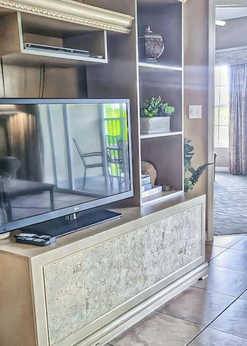 Entire Rental 3-Br Minutes From Disney X8 Hot Tub Apartment 2204 Orlando Exterior photo