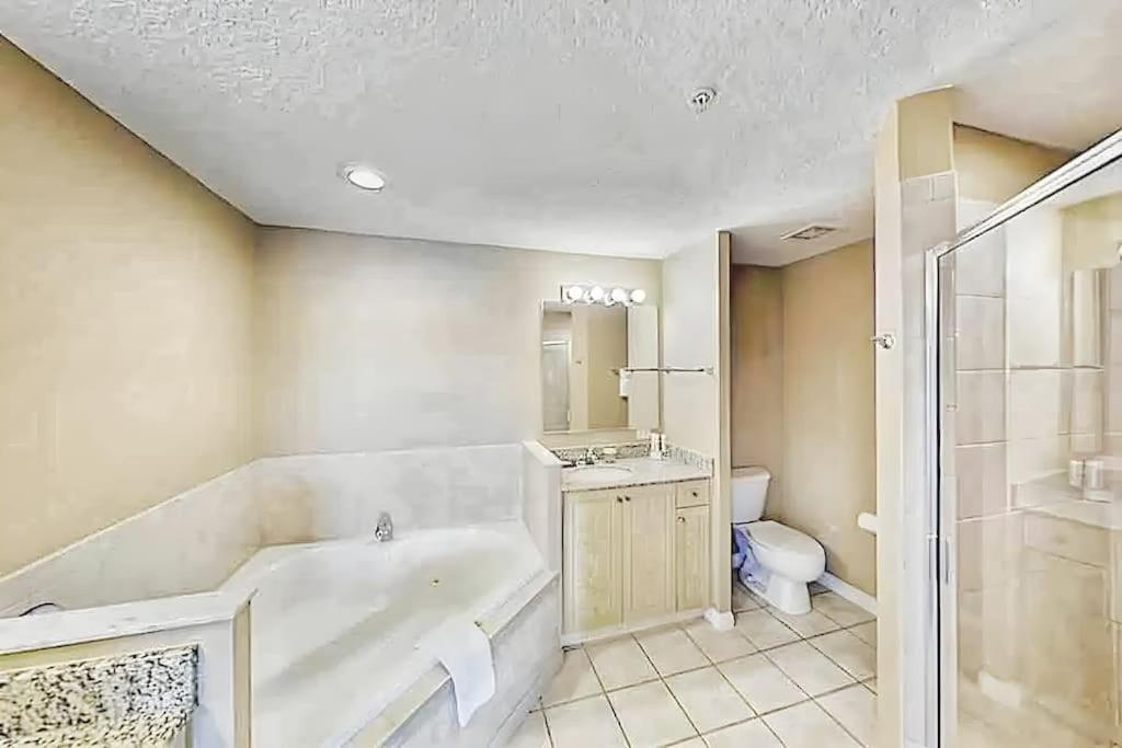 Entire Rental 3-Br Minutes From Disney X8 Hot Tub Apartment 2204 Orlando Exterior photo