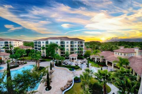 Entire Rental 3-Br Minutes From Disney X8 Hot Tub Apartment 2204 Orlando Exterior photo